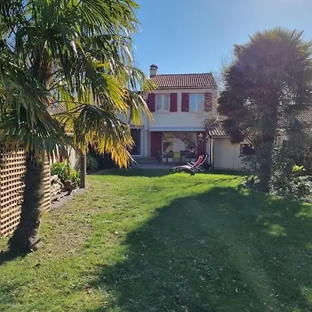 Holiday home Maison Familiale Proche Mer
